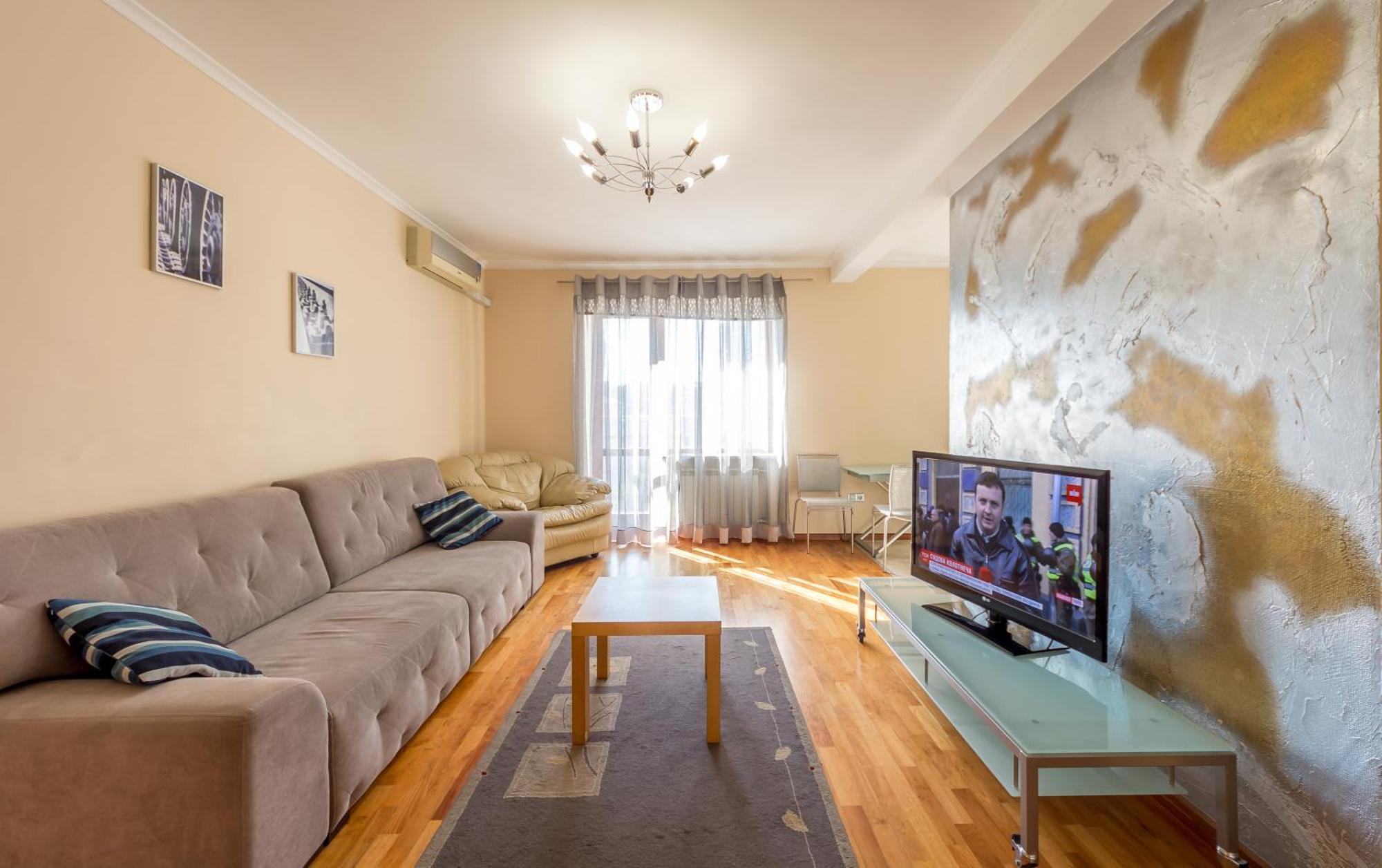 Central Apartments Киев Екстериор снимка
