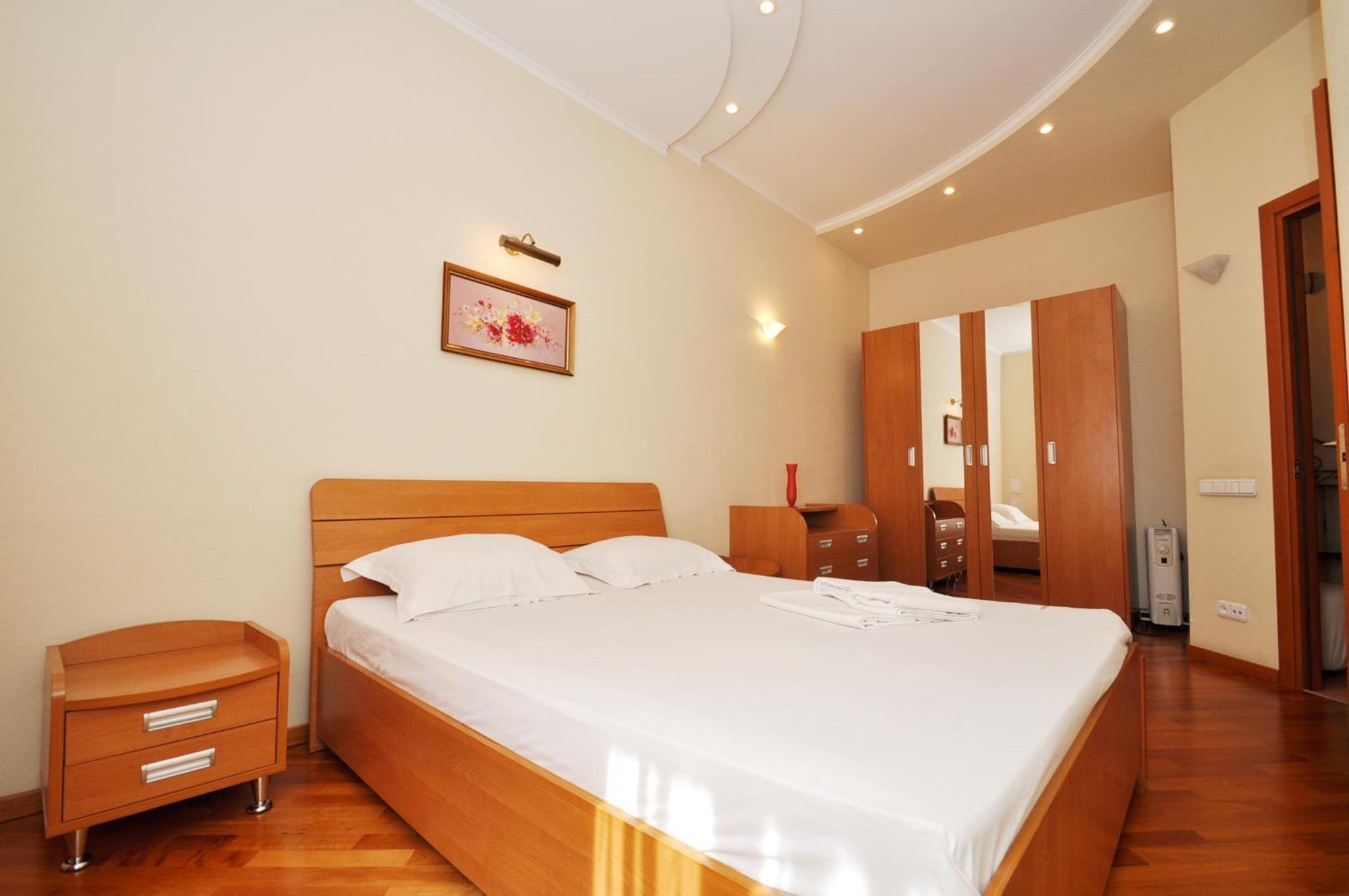 Central Apartments Киев Екстериор снимка