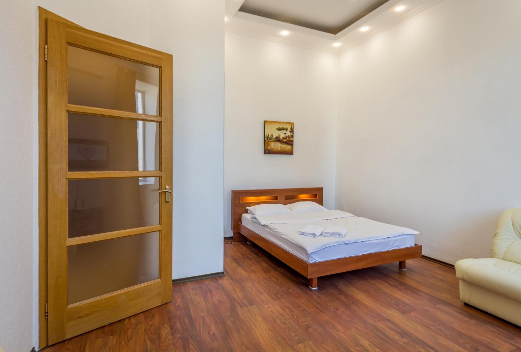 Central Apartments Киев Екстериор снимка