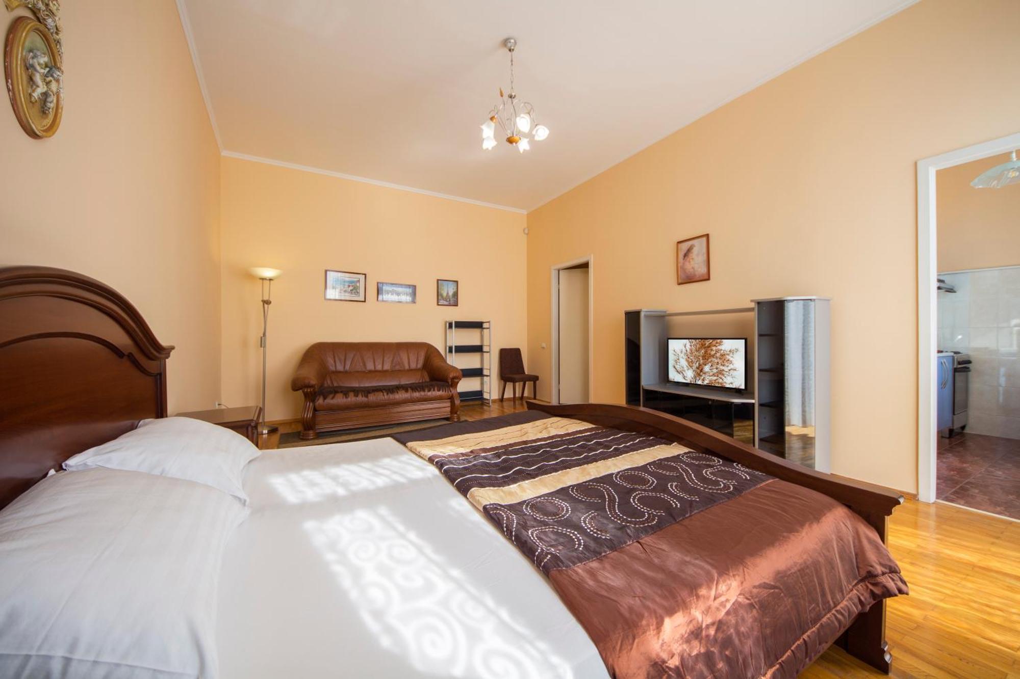 Central Apartments Киев Екстериор снимка