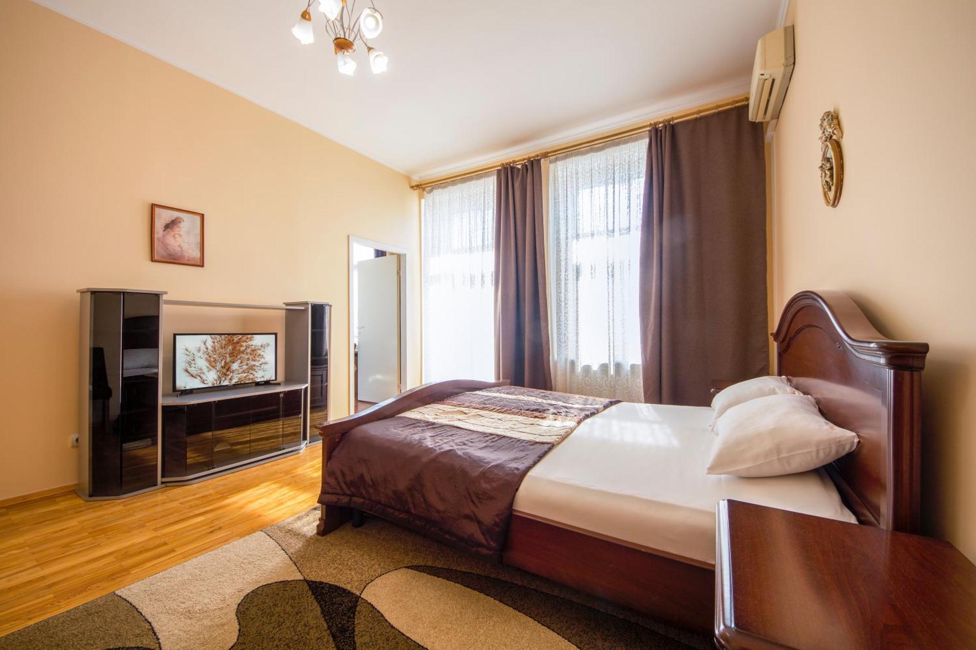 Central Apartments Киев Екстериор снимка