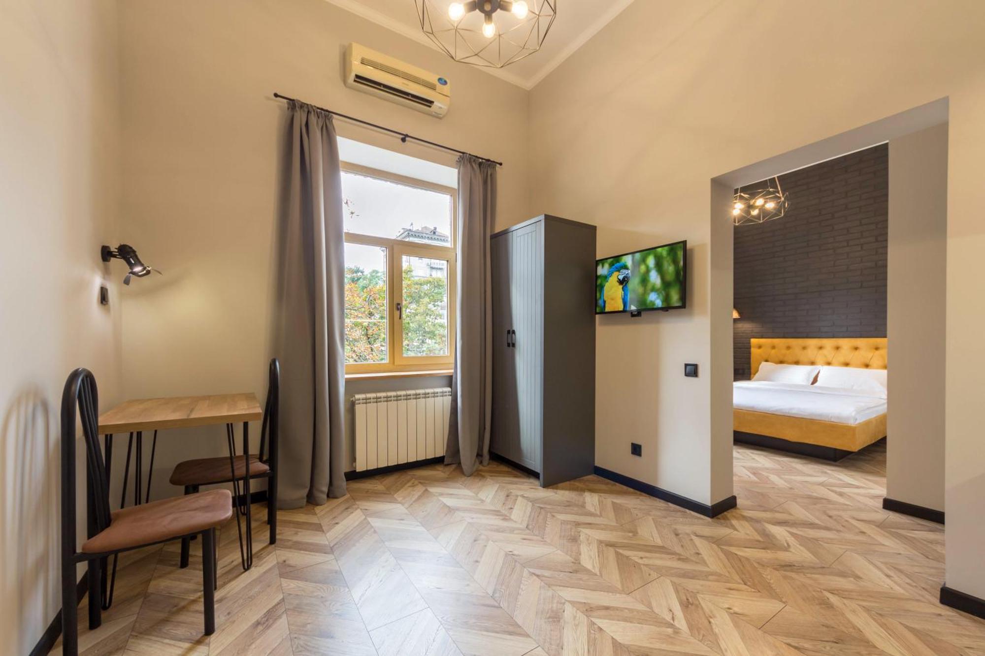 Central Apartments Киев Екстериор снимка