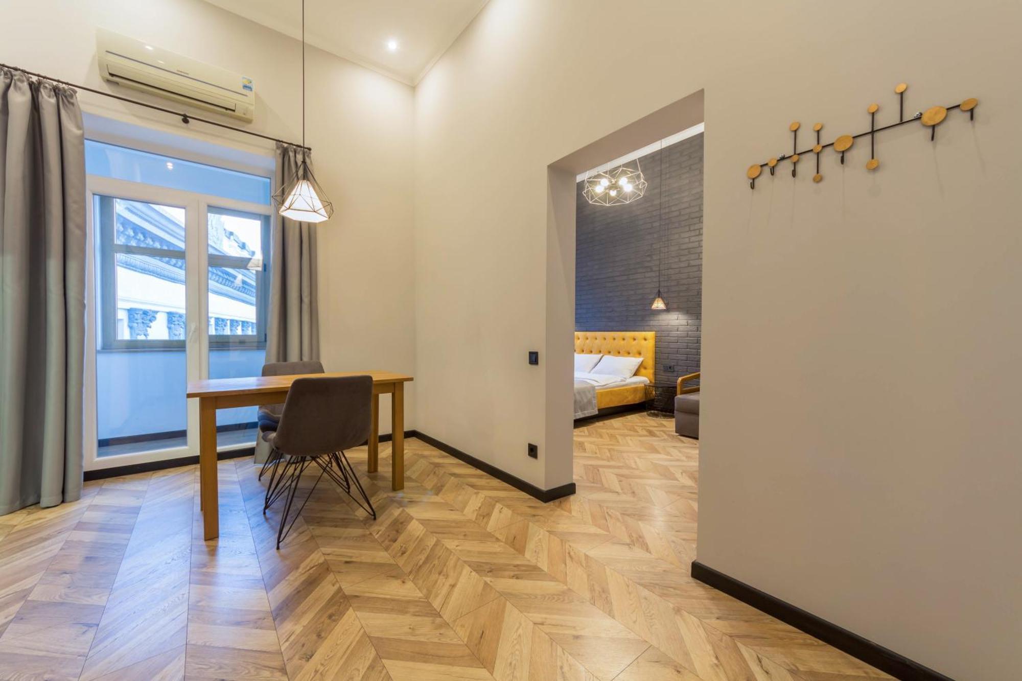 Central Apartments Киев Екстериор снимка