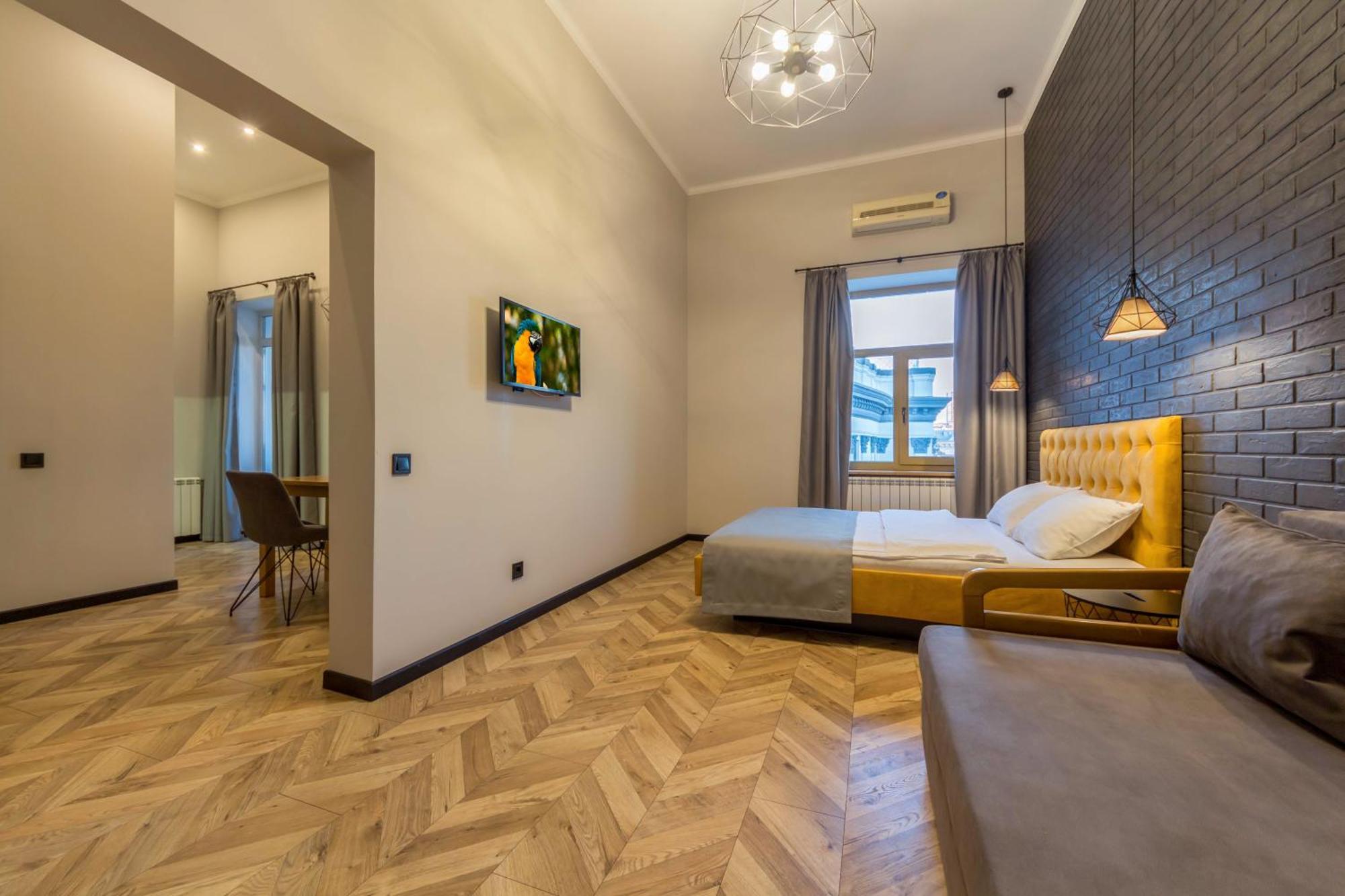 Central Apartments Киев Екстериор снимка