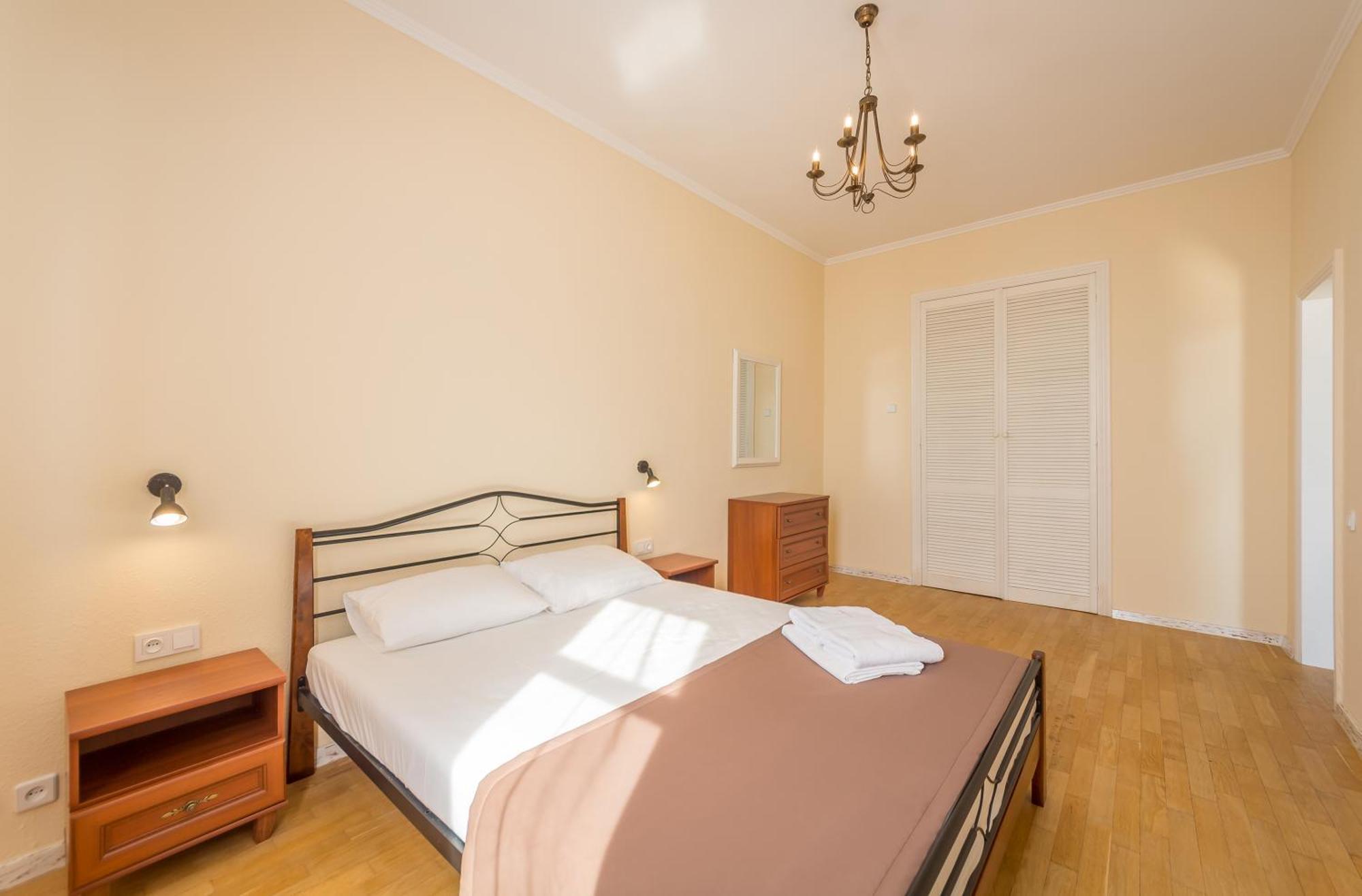 Central Apartments Киев Екстериор снимка